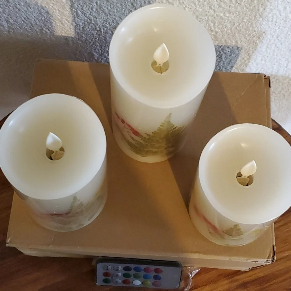 White Wax Floral Battery Candles W/Remote Moving flameless LED Timer (3 )NEW!